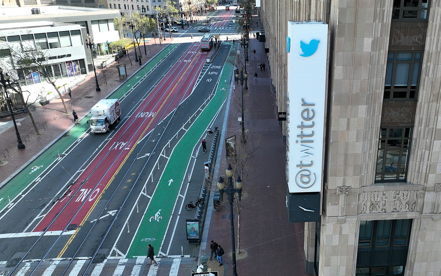 Elon Musk Gets More Juvenile, Paints Over 'W' On Twitter Sign So It Reads 'Titter'