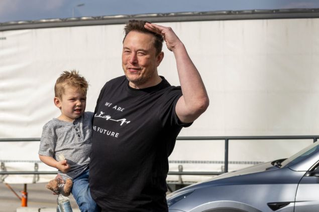 Elon Musk Buys Tesla Ads on Facebook, Instagram For the First Time