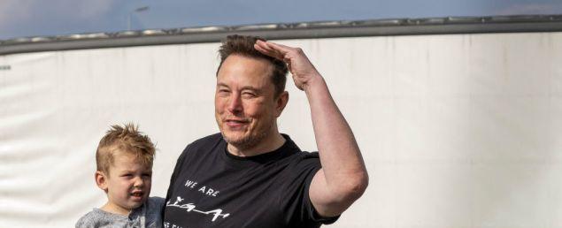 Elon Musk Buys Tesla Ads on Facebook, Instagram For the First Time