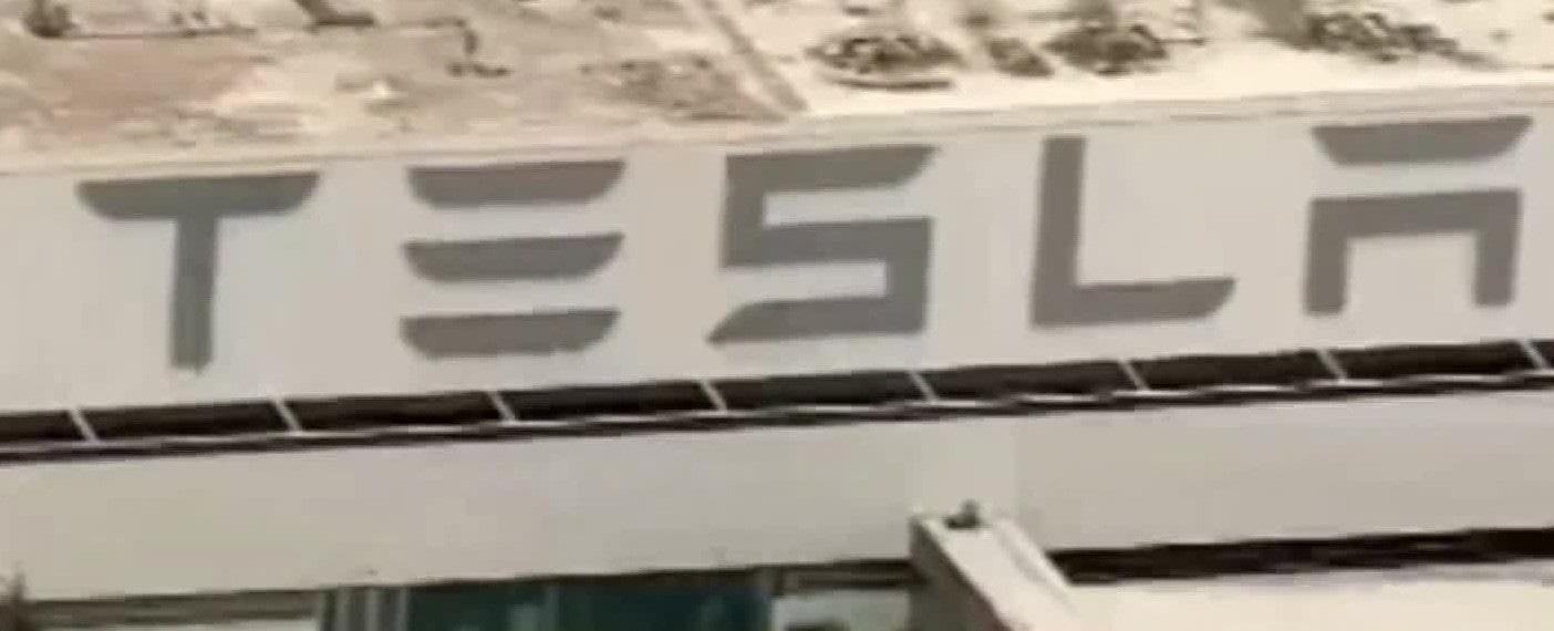 Tesla opens dealership on Santa Ana Pueblo