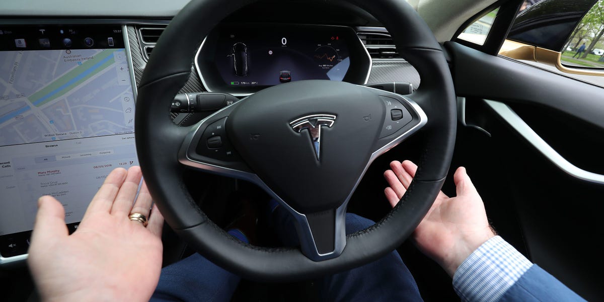 Death of Tesla Employee Raises Questions About Full Self-Driving Mode: Report