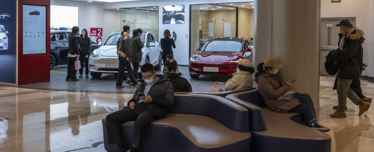 Tesla Offers China Incentives to Boost Sales as EV Growth Slows