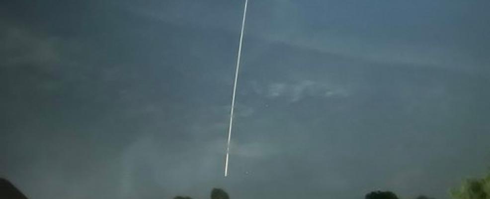 SpaceX Dragon capsule passing by Arkansas sky returning from Ax-2 mission