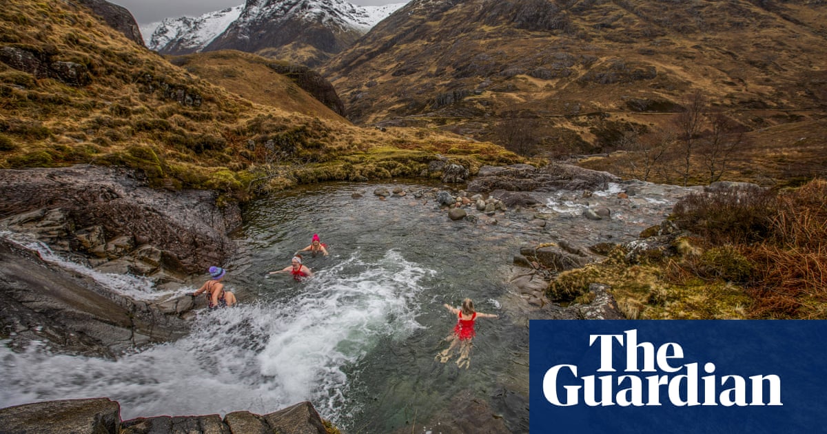 A SpaceX launch and an icy swim: photos of the day – Thursday