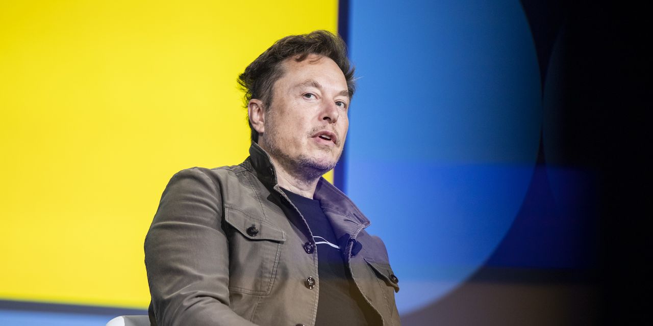 Elon Musk Says Twitter Advertisers Are Coming Back