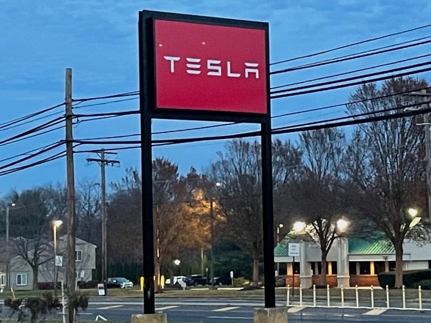 Tesla Driving Toward Opening Before Christmas