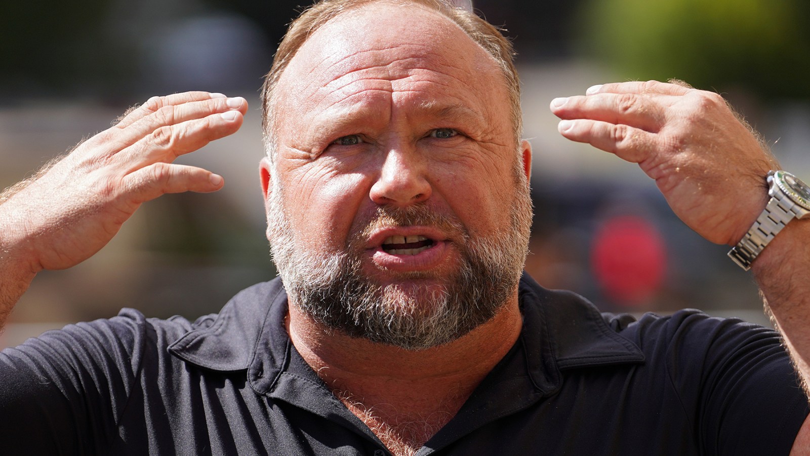 Elon Musk Reinstates Alex Jones' Twitter Account