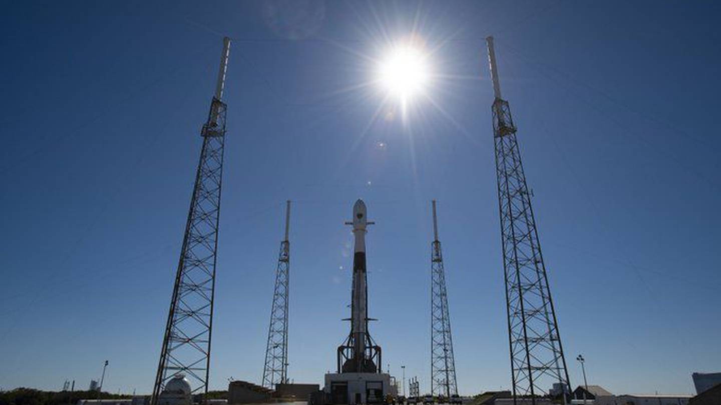 SpaceX prepares for Falcon 9 rocket launch to International Space Station this weekend