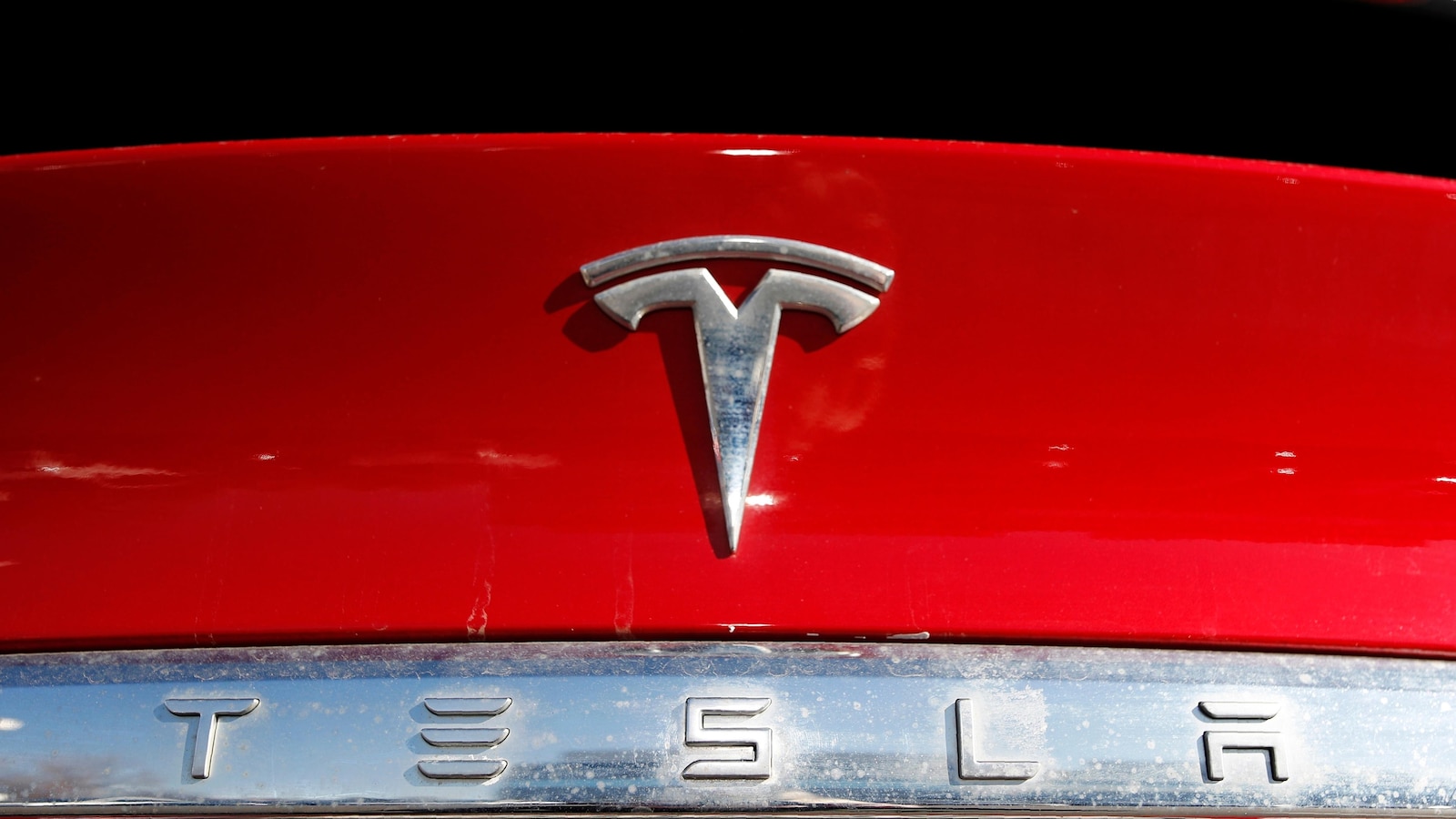 Tesla recalling nearly 2.2M vehicles for software update to fix warning lights