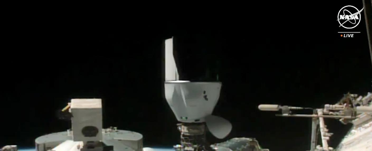 SpaceX Dragon Spacecraft Docks to Space Station With New Science and Supplies