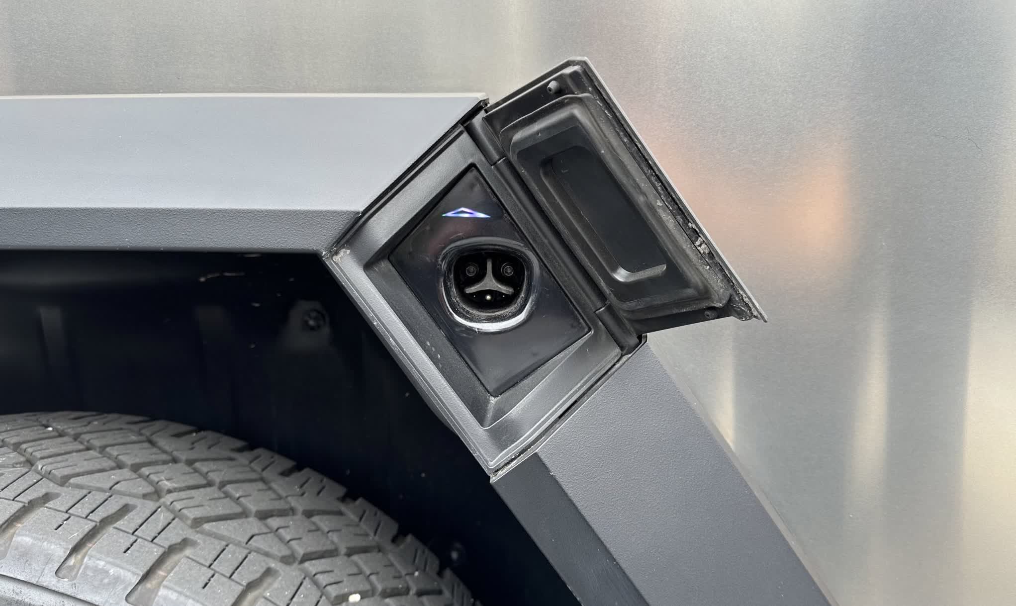 New Tesla Cybertruck videos show off a slew of features