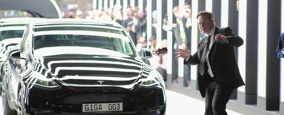 Elon Musk promises Tesla robotaxis in August