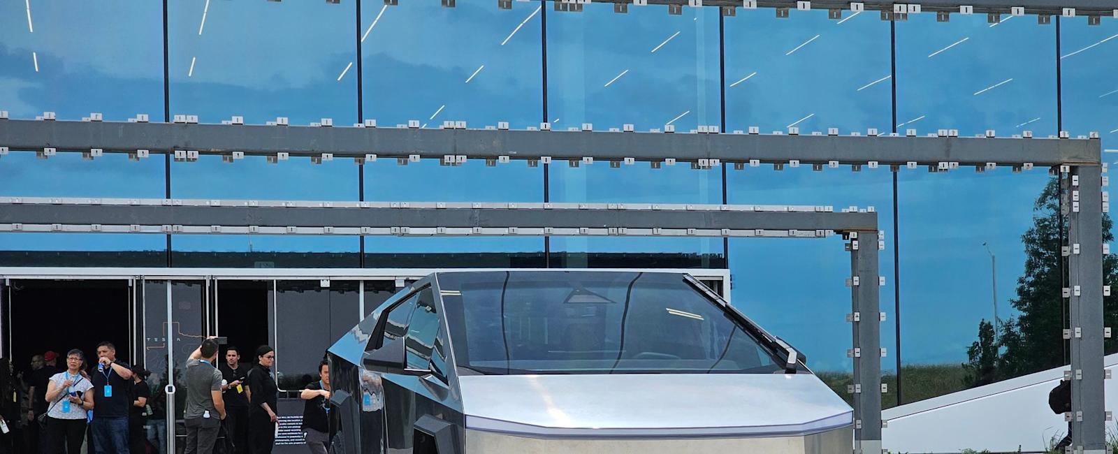 Tesla Cybertruck: “Mr. Wonderful” Kevin O’Leary sees huge demand for “ugly” pickup