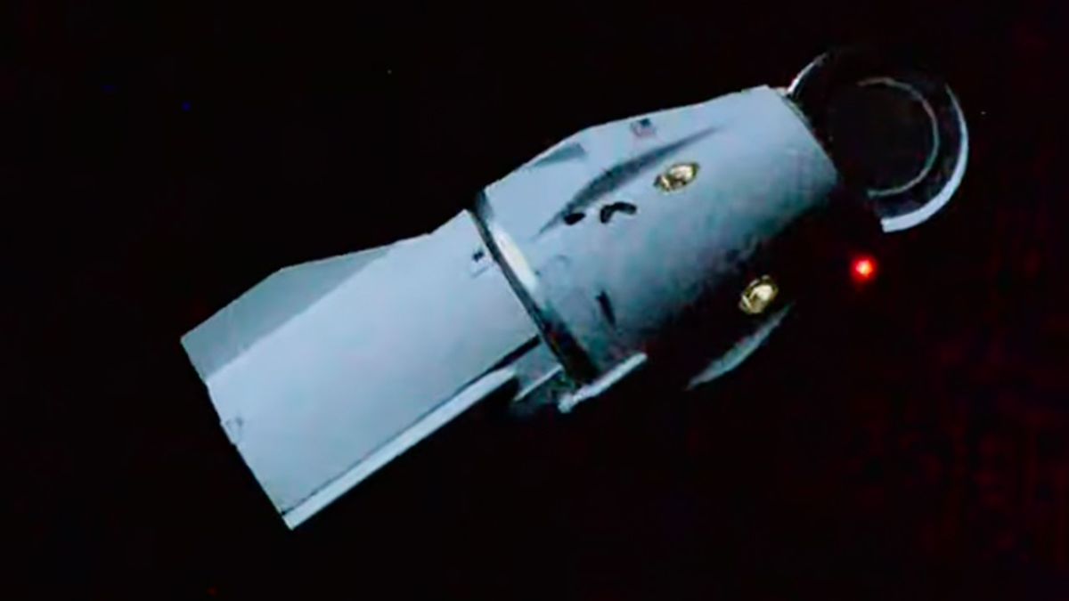 SpaceX Dragon capsule with Ax-2 private astronauts undocks from space station (video)