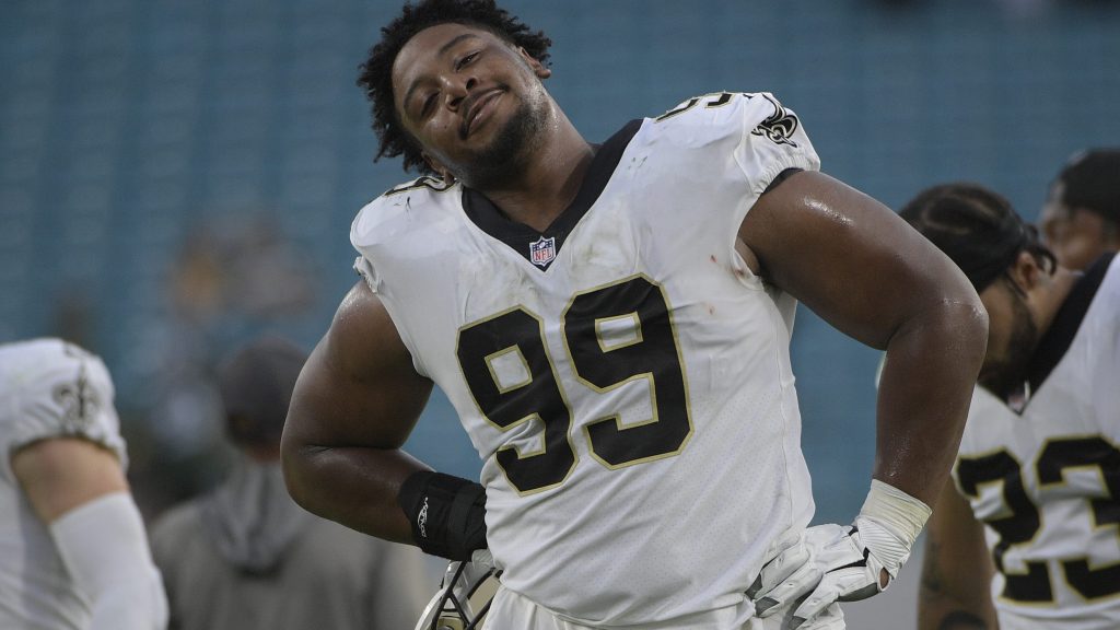 Panthers DL Shy Tuttle isn’t paying Elon Musk for Twitter verification