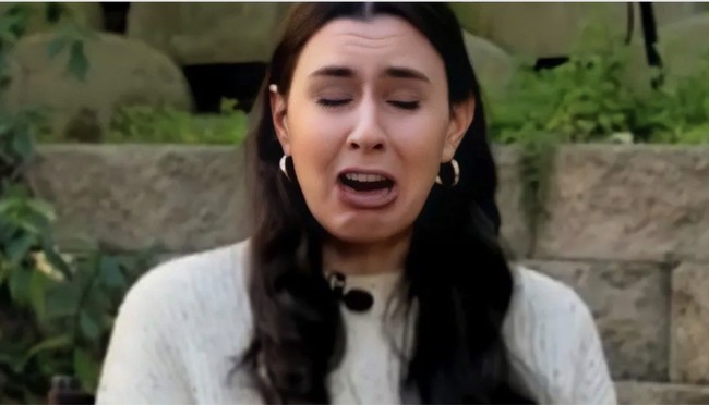 LIES! Crying and Lying Taylor Lorenz Falsely Claims Elon Musk Forced Journalists Off Twitter