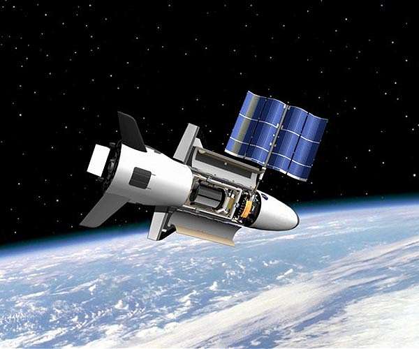 USSF-52 Mission Advances with SpaceX's Reused Falcon Heavy Boosters