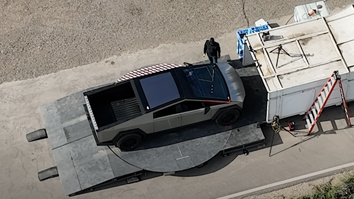 See Tesla Cybertruck's massive windshield wiper doing its thing on video