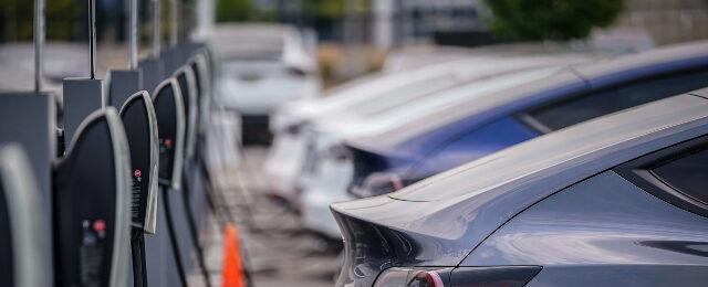 Plug-In Nightmare: Tesla Owners Wait Hours to Charge Electric Vehicles After Eclipse