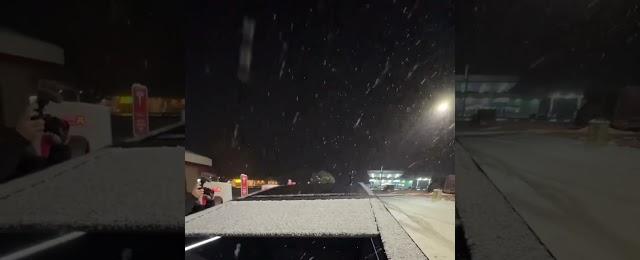 Tesla Cybertruck Tonneau Cover in Snow!
