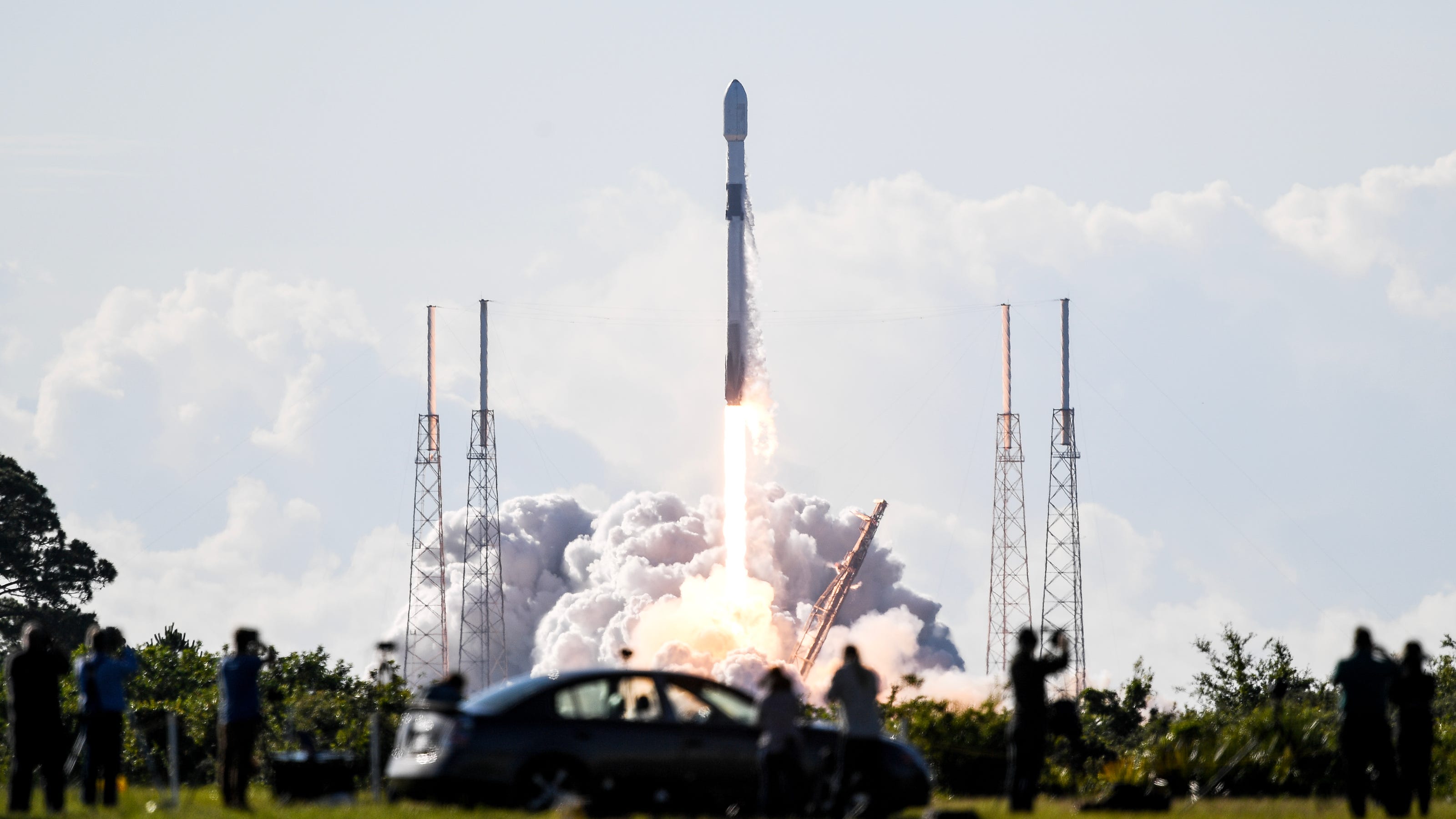 Double Falcon 9 launches from Florida set to make SpaceX history