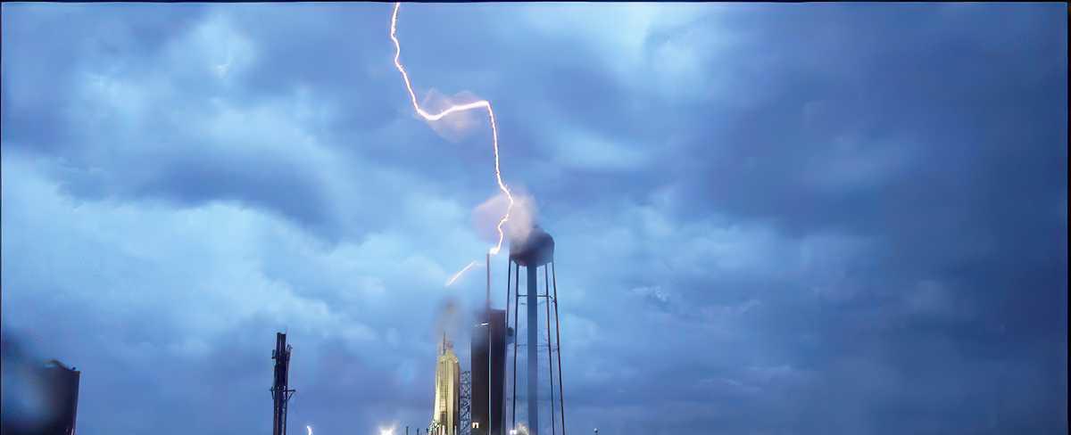 SpaceX planning Falcon Heavy launch