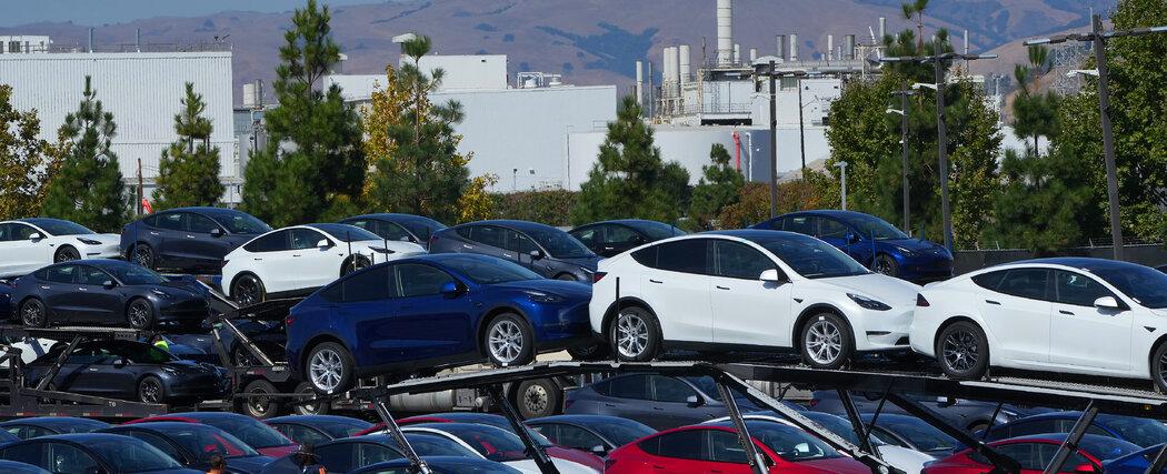 Tesla Recalls Autopilot Software in 2 Million Vehicles