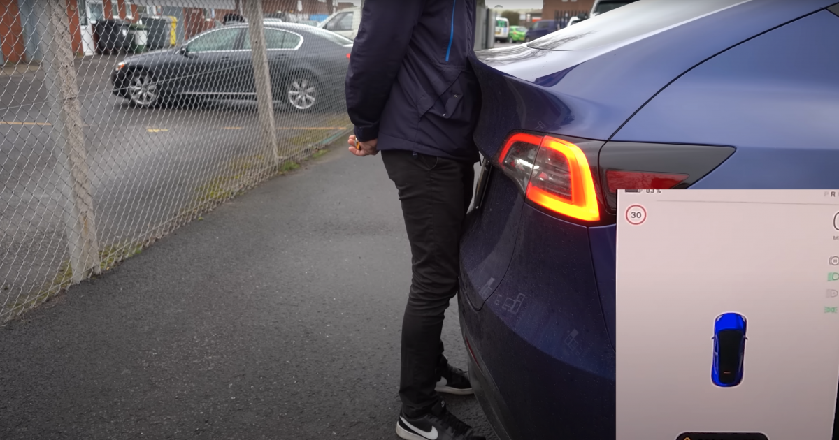 Tesla removes parking sensors to save money, the results are predictably terrible