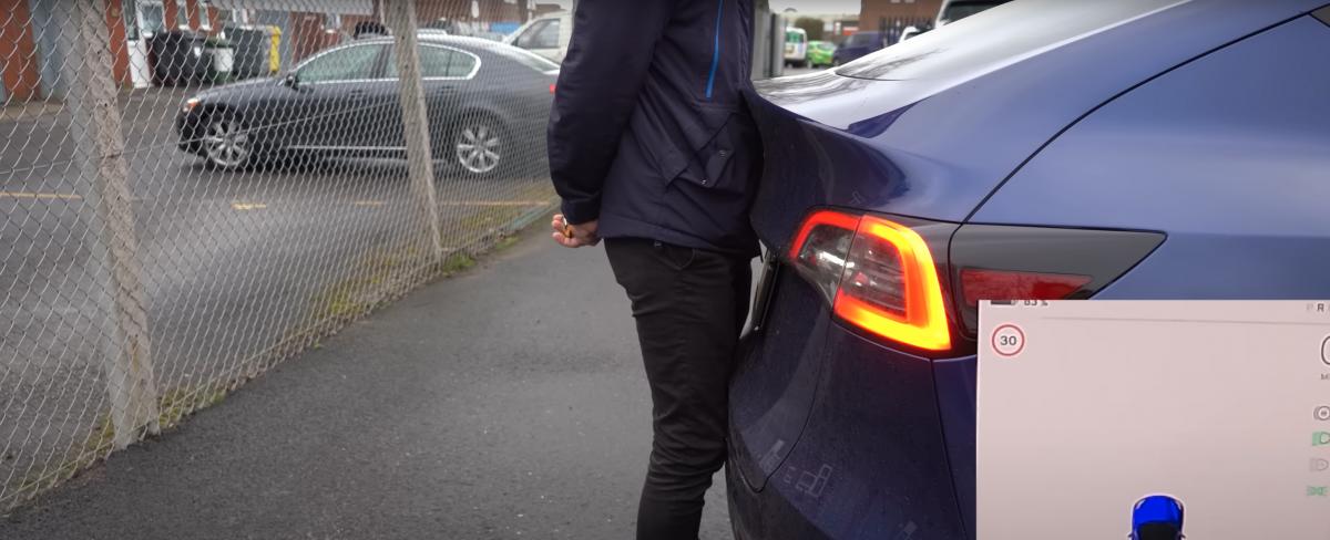 Tesla removes parking sensors to save money, the results are predictably terrible