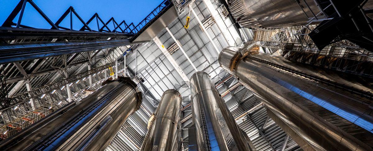 SpaceX shows of 4 giant Starship Super Heavy boosters (photos)