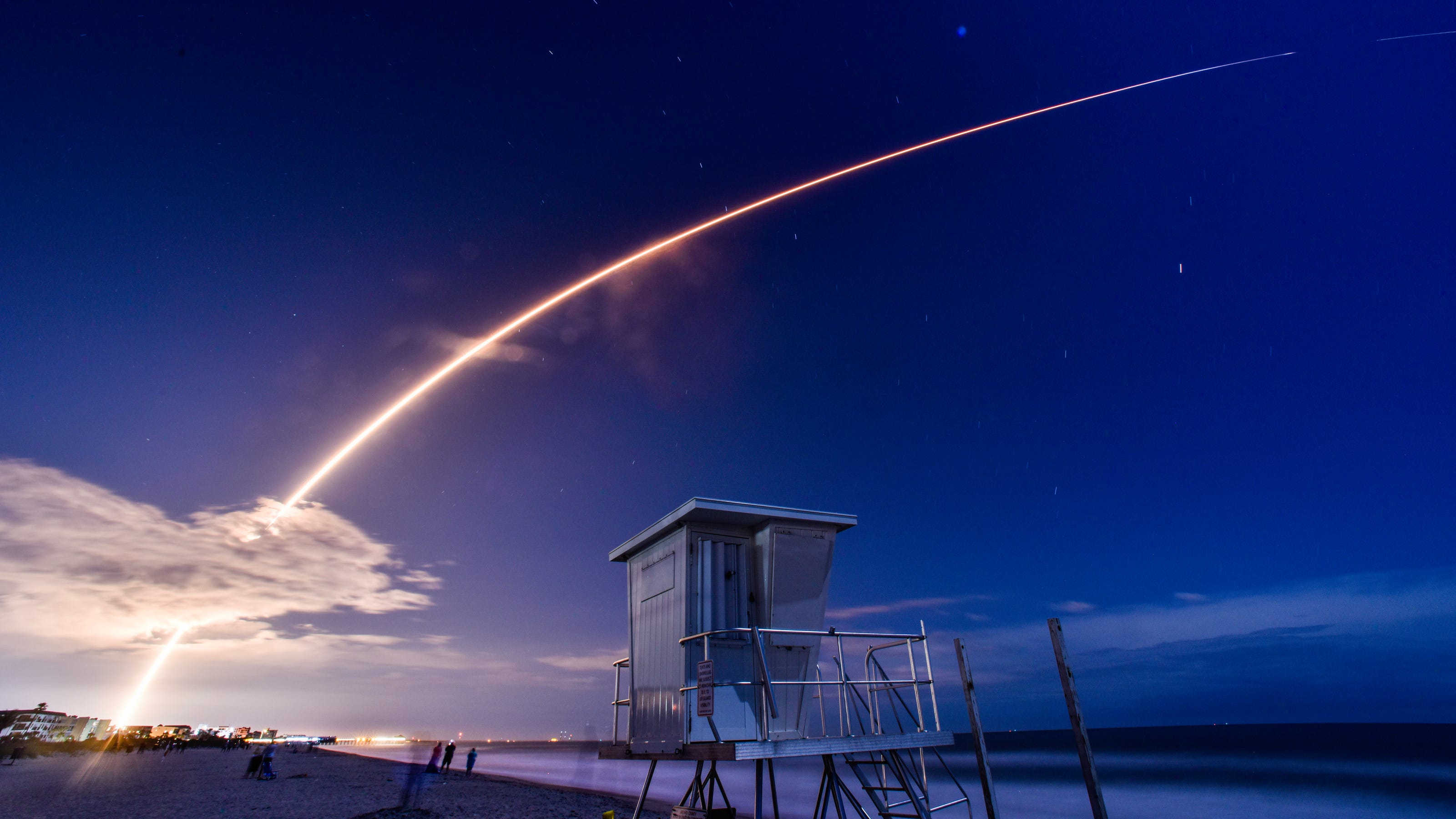 SpaceX waits out storms, launches Falcon 9 Saturday night from KSC