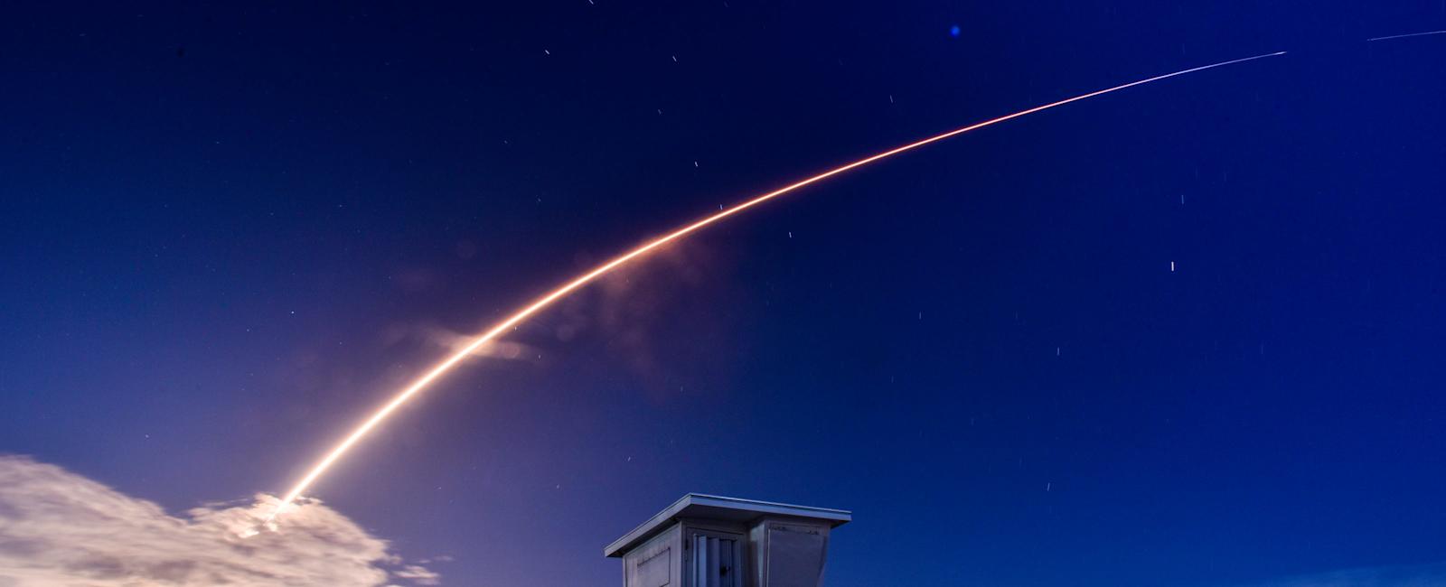 SpaceX waits out storms, launches Falcon 9 Saturday night from KSC