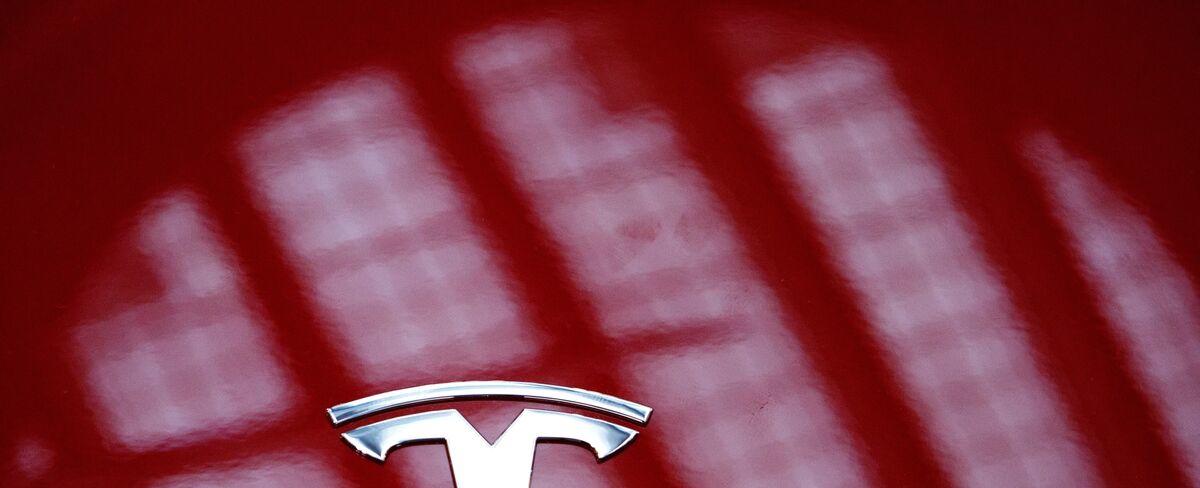 Tesla Cuts China, US Prices After Sales Slow, Inventories Rise