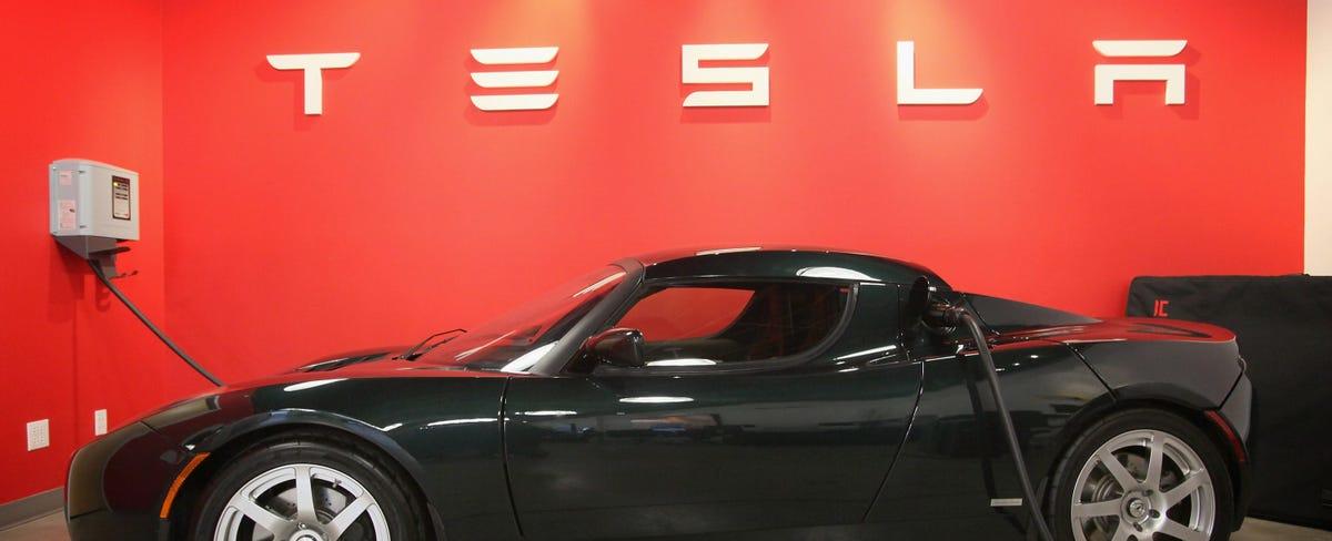 New Tesla Roadster Will Have SpaceX Technology, Elon Musk Says