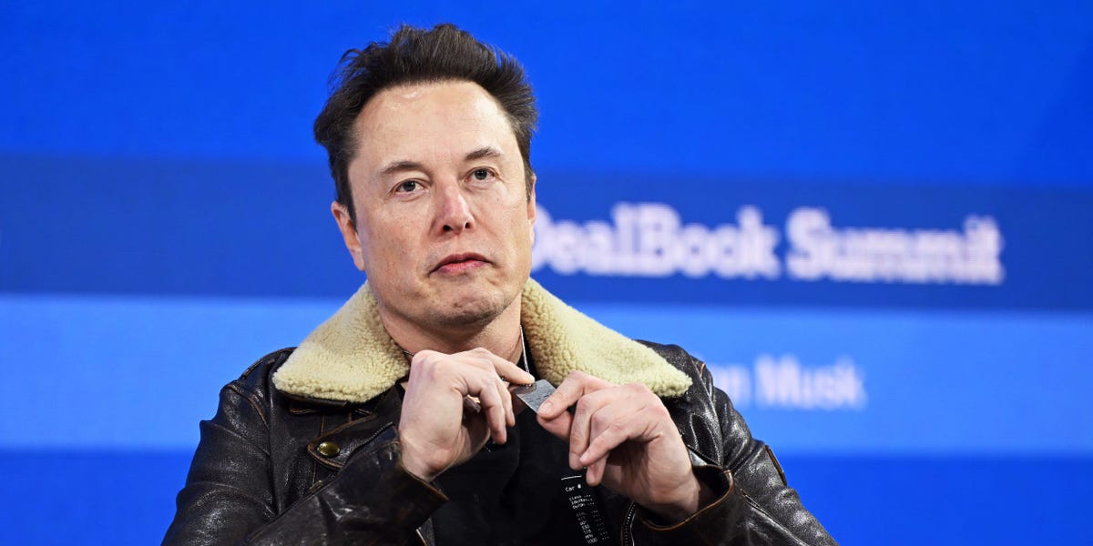 Elon Musk Says Neuralink Monkeys Live in Paradise