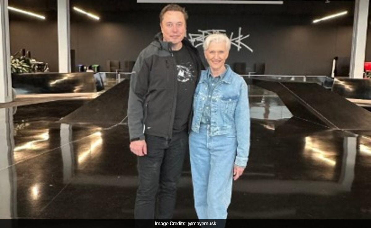 Elon Musk’s Mother Visits Tesla Gigafactory In Texas, Shares Pic - BuzzNewz