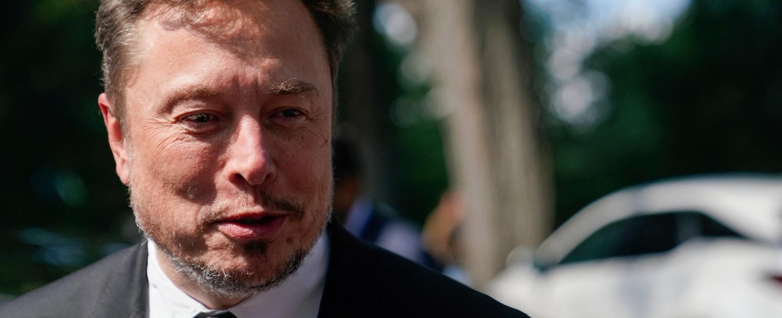 Elon Musk Values Twitter at $19 Billion One Year After Takeover