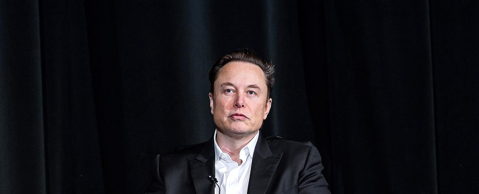 Elon Musk Invites OpenAI Chief Scientist Ilya Sutskever To Join Tesla Or xAI