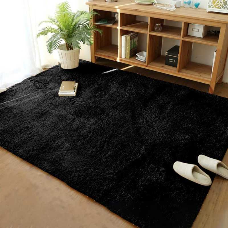 8 Black Carpets with a Bold Statement