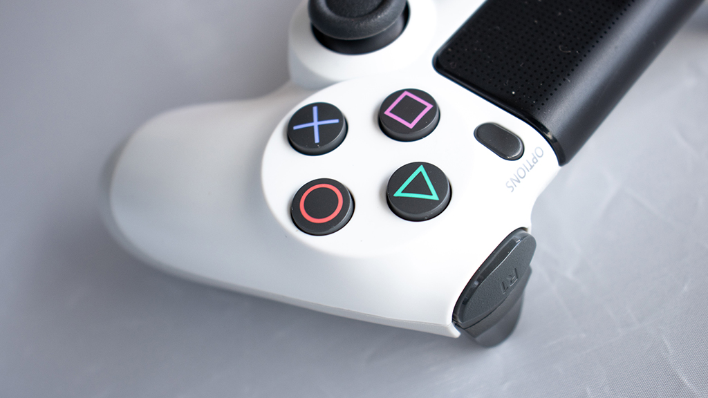 PS4 controller and tips to clean it and your PlayStation console