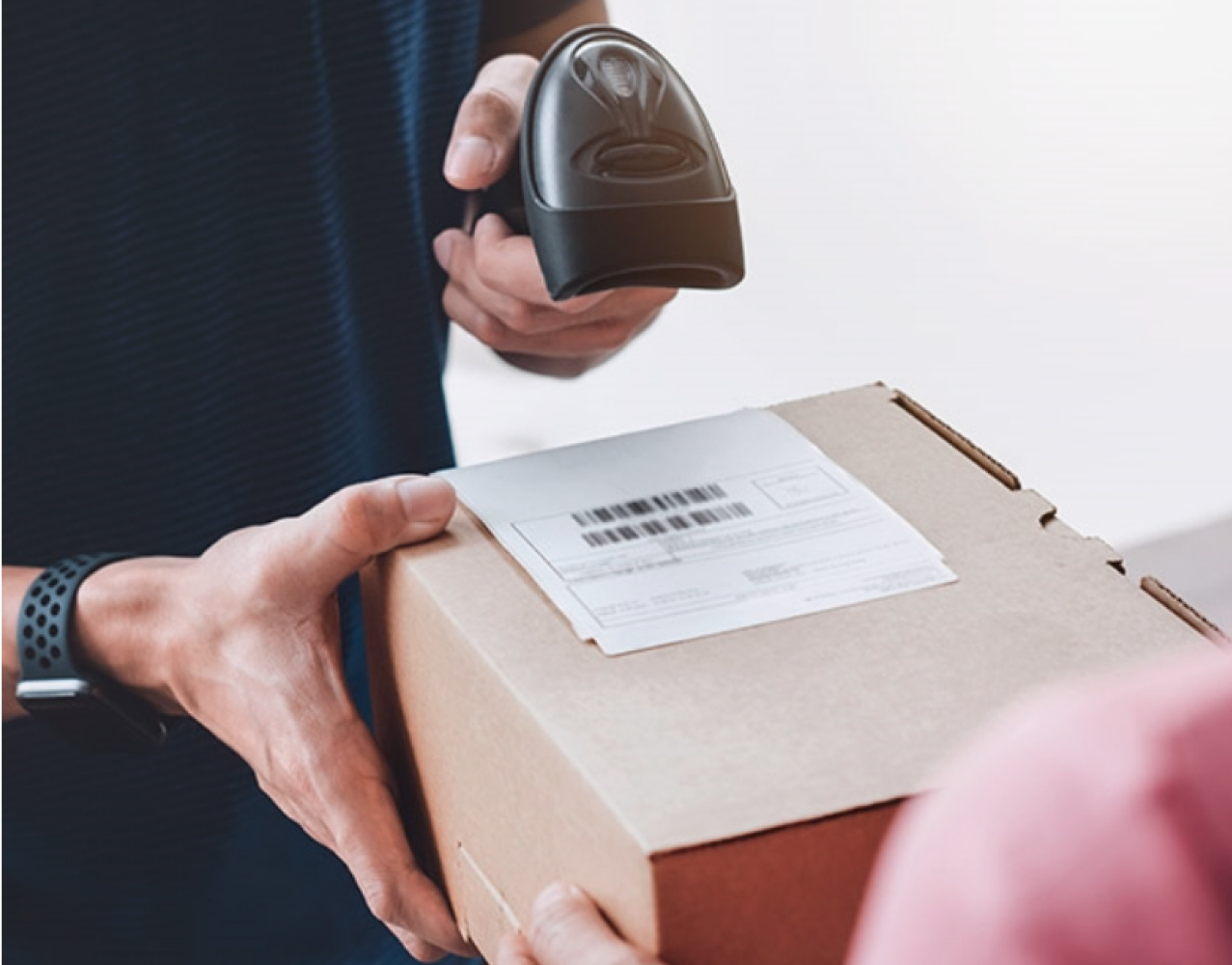 Delivery driver scanning package