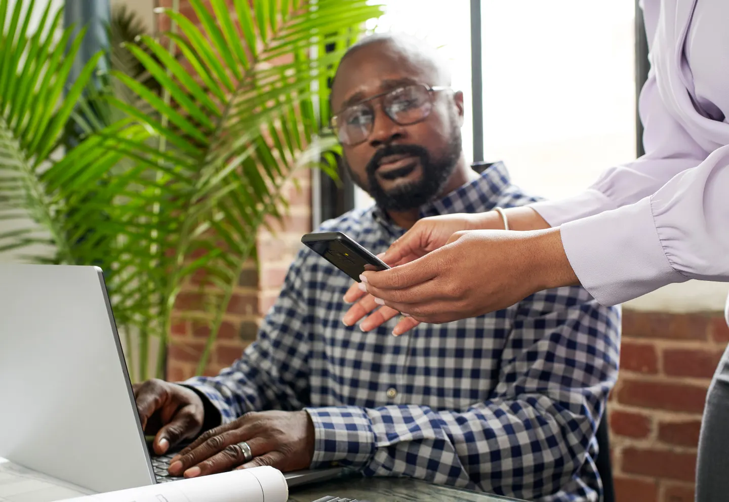 use iPhone to scan document