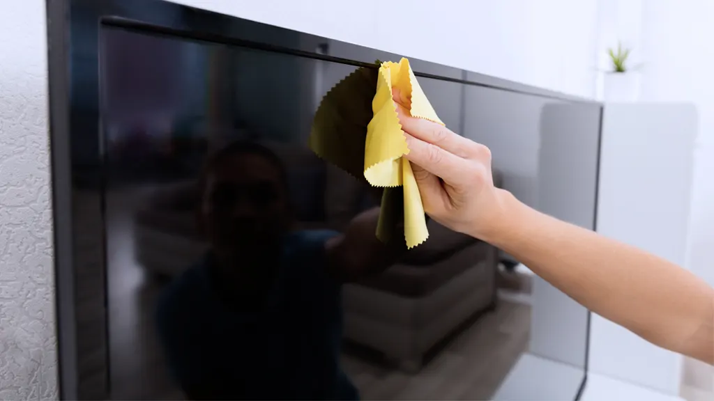 Instructions on how to clean a flat screen TV