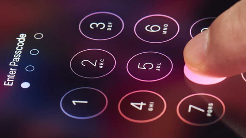 How to create a strong passcode for your phone
