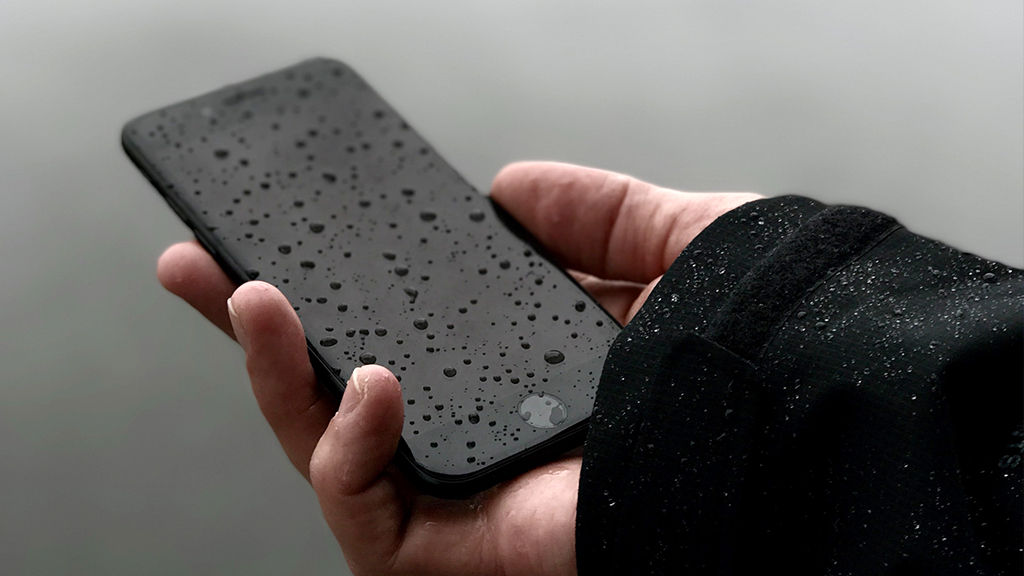 How to Dry Out Cell Phone So It's Waterproof
