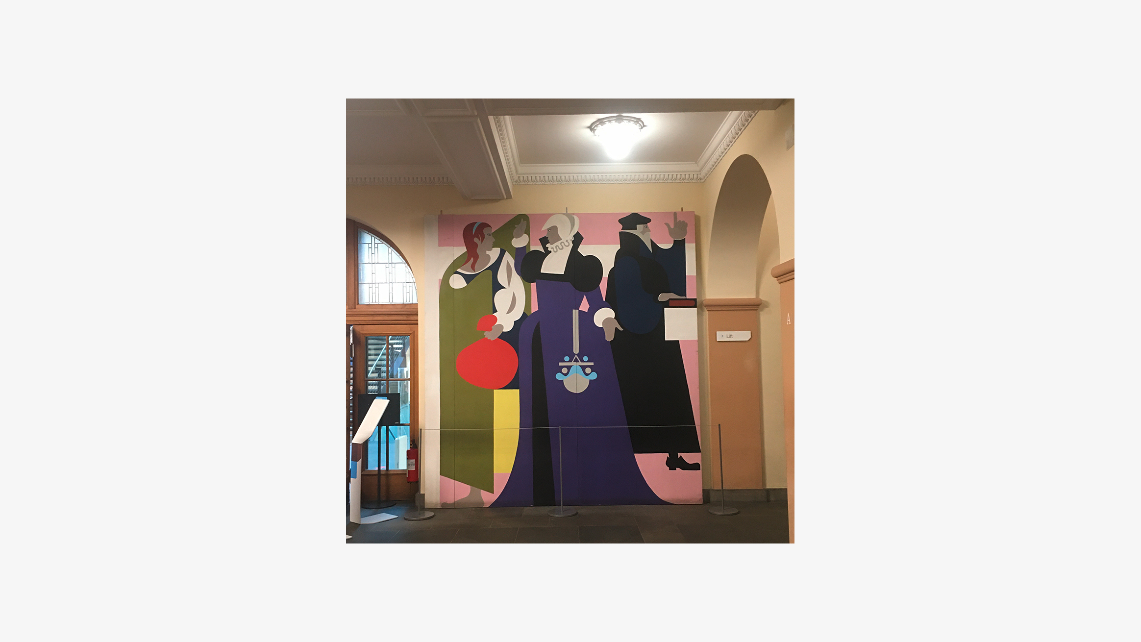 Abb. 1: Warja Lavater (1913–2007), Anna Bullinger † 1564 Gattin des Reformators Bullinger, Fürsorgerin u. Wohltäterin, 1958, 360 x 336 cm, fünfte Wandtafel für die Linie, Reformierte Kirchgemeinde der Stadt Zürich, Bullingerkirche © 2022, ProLitteris, Zurich