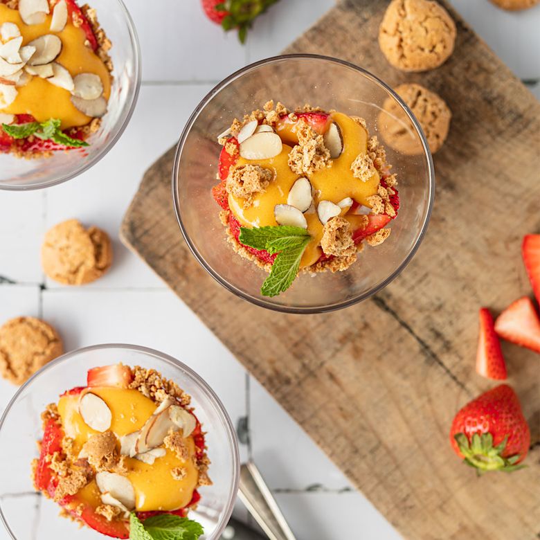 10 / ITALIAN ZABAGLIONE WITH STRAWBERRIES