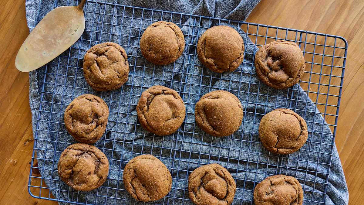 Chewy Ginger Molasses Cookies
