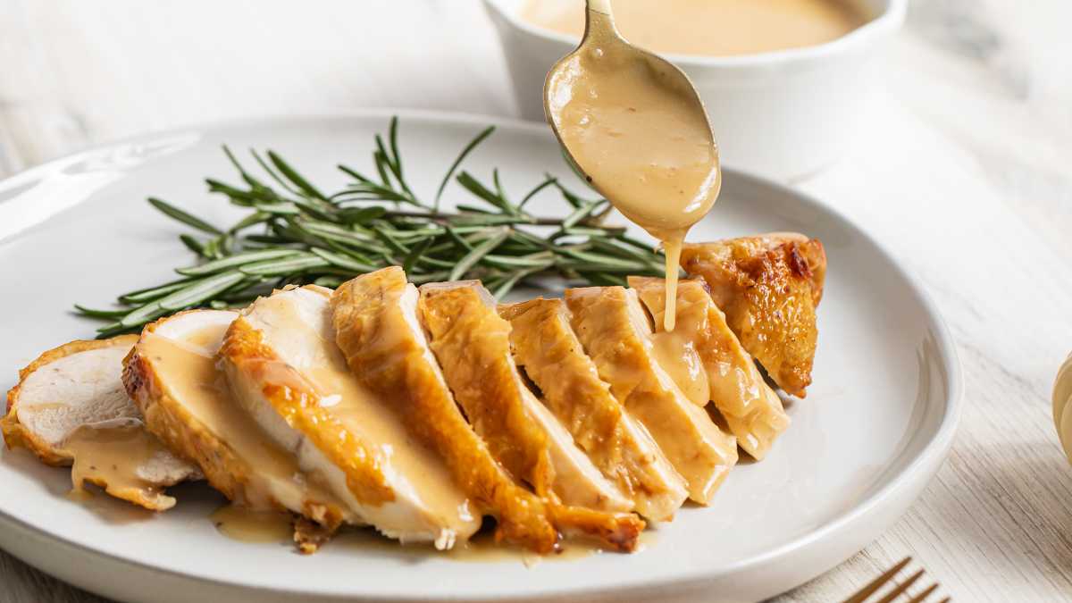 Make-Ahead Turkey Gravy