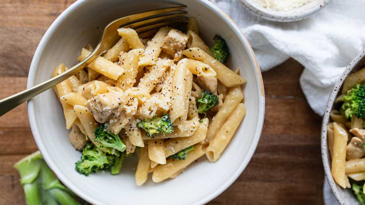 Instant Pot Cheesy Chicken Pasta